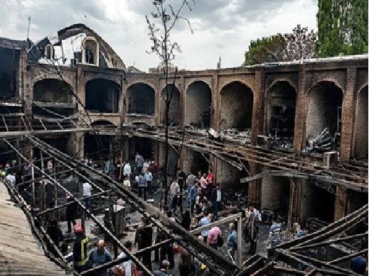 بازار  پس از آتش سوزی در ایکی قاپلی لار